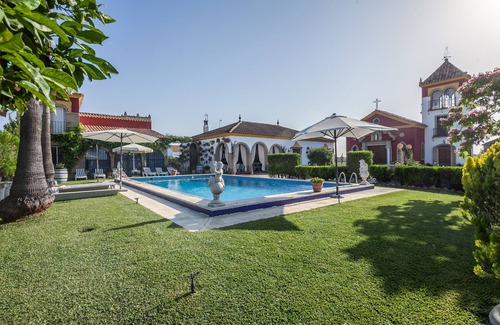 Los Palacios y Villafranca Villa | CHRISTMAS AND JANUARY OFFER! COUNTRY HOUSE AT 25 KM FROM SEVILLA, SWIMMING POOL, WIFI, A/C