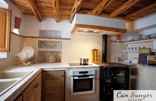 Sant Josep de sa Talaia Cottage | Villa Can Sunyer, rustic house in Ibiza