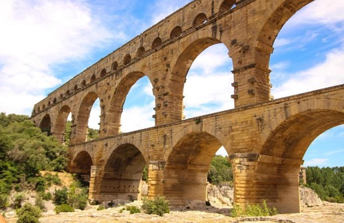 Les 3 Ponts House | ESCADA Nîmes Gard