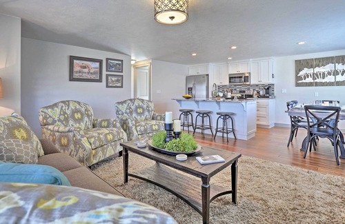 Escalante House | Escalante Home w/ Yard, Porch & Mtn Views!