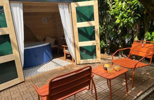 Saint-Martin Apartment | Escale Cosy à Pontoise Jacuzzi et terrasse