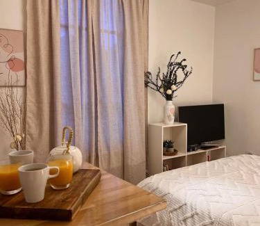 Saint-Martin Apartment | Escale Cosy à Pontoise Jacuzzi et terrasse