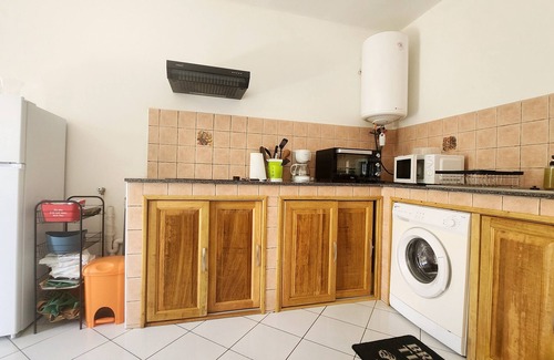 Saint-Louis Apartment | Escale sudiste* (Southern stopover)