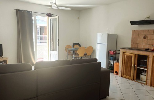 Saint-Louis Apartment | Escale sudiste* (Southern stopover)