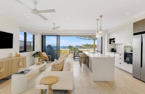 Bilinga Apartment | Escape 201 - Beachfront Luxury in Bilinga/North Kirra - Linen Provided