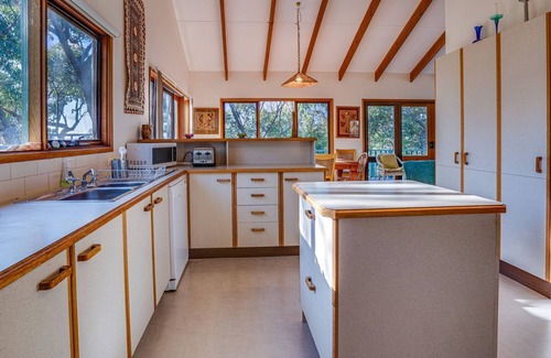 Guerilla Bay House | Escape at Guerilla Bay