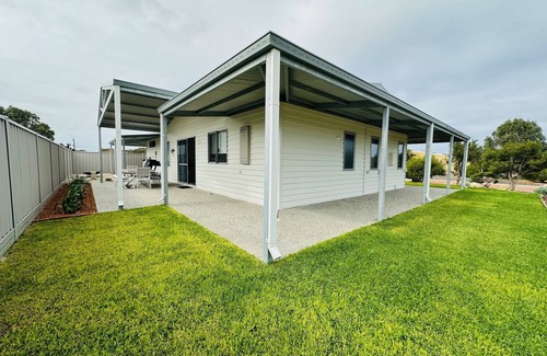 Shire Of Coorow House | Escape city life - brand new beachside holiday home in fishing village