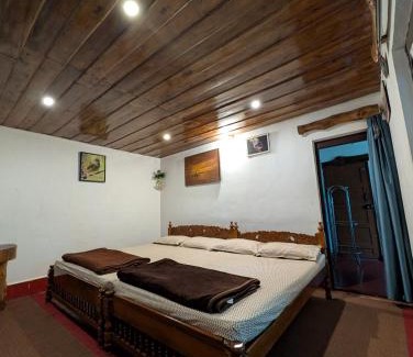 Kanthalloor House | Escape Natural Farm Stay - Woodhouse