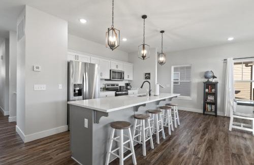 Table Rock Cabin | Escape Peak home