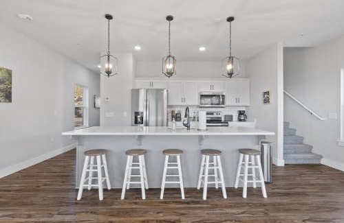 Table Rock Cabin | Escape Peak home