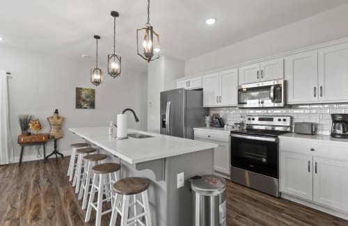 Table Rock Cabin | Escape Peak home