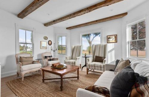Van Dyne House | Escape the city life at The Highland Farmhouse