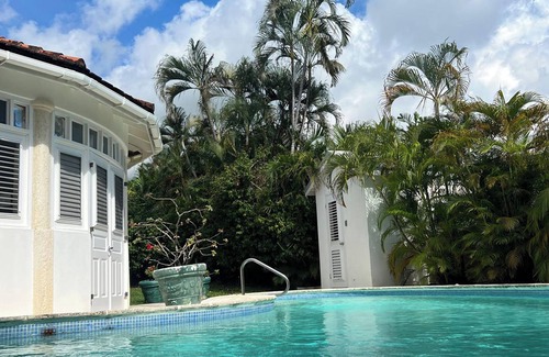Paynes Bay Villa | Escape to a delightful spacious family villa