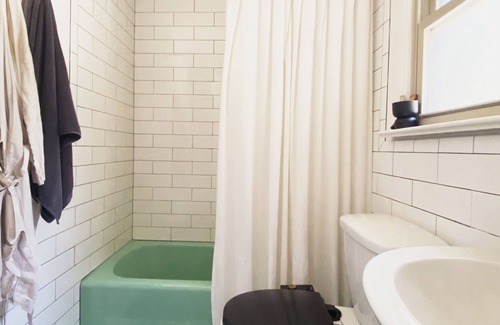 Yulan House | Escape to a Modern Waterfront Retreat in The Catskills.