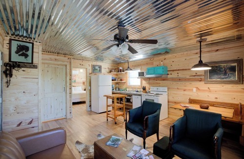 Canyon Lake Cabin | Escape to a peaceful retreat close to Canyon Lake Guadalupe River New Braunfels