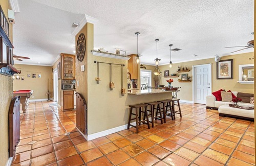 Plantation House | Escape to a Tropical Paradise with a Private Pool & Jacuzzi