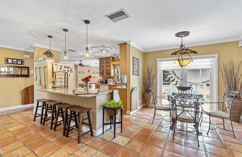 Plantation House | Escape to a Tropical Paradise with a Private Pool & Jacuzzi