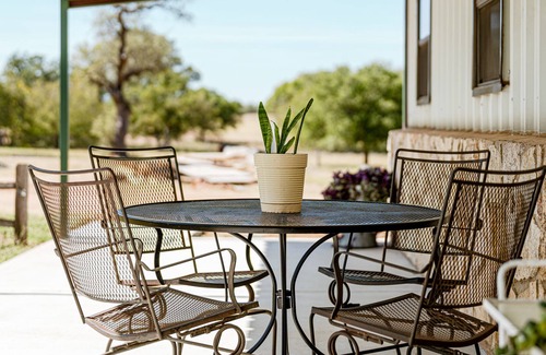 Llano House | Escape to Faulkner Ranch & Horse Hostel Countryside!