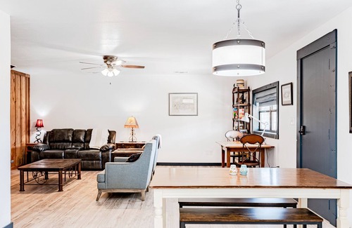 Llano House | Escape to Faulkner Ranch & Horse Hostel Countryside!