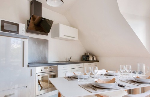 Fouesnant Apartment | Escape to Fouesnant in a flat with balcony
