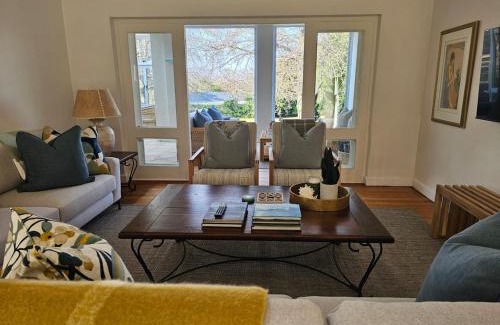 Fernkloof House | Escape to Hermanus Spacious Family Home