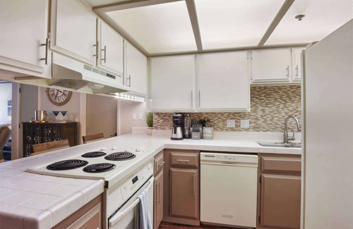 Incline Village Condo | Escape to Incline Village! Min to Beach and Skiing