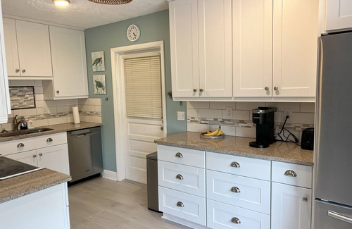Hutchinson Island South House | Escape to Island Time in this Beach & Intercoastal Gem on Hutchinson Island