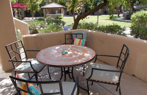 Chandler Condo | Escape To Lakeshore At Andersen Springs!