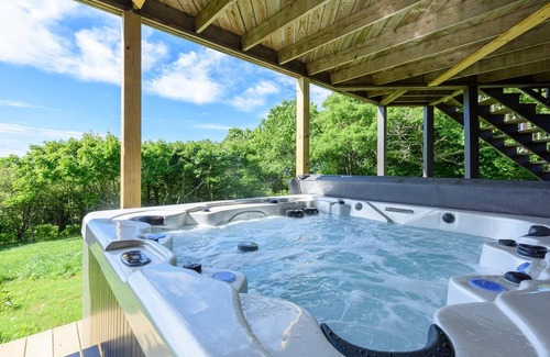 Banner Elk House | Escape to Magnificent Views & Easy Access