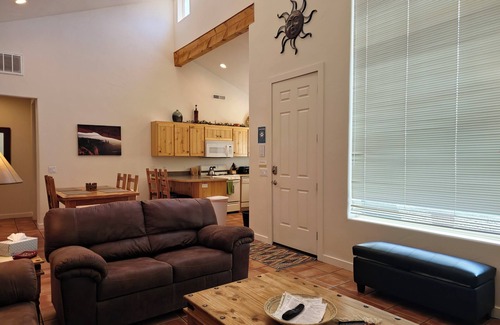 Moab South Valley Condo | Escape to Moab's red rocks! Ideal for families or couples!