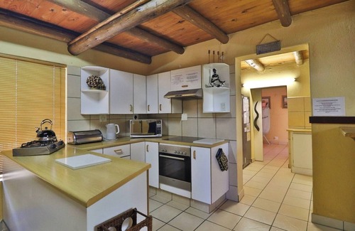 Marloth Park House | Escape to Namagong-Lodge, a serene retreat in Marloth Park. Book your stay now!