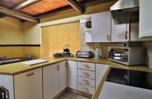 Marloth Park House | Escape to Namagong-Lodge, a serene retreat in Marloth Park. Book your stay now!