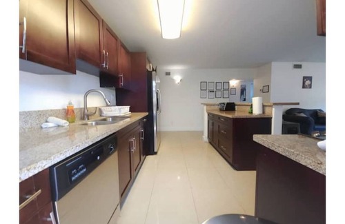Riverside Park House | Escape to Paradise! Enjoy a Relaxing Vacation - B2