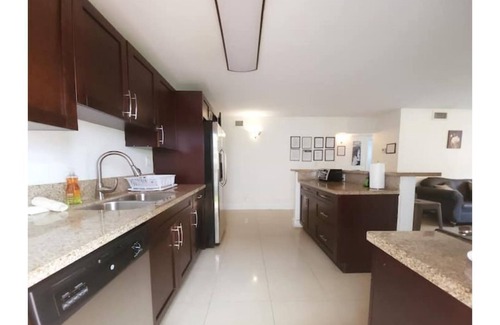 Riverside Park House | Escape to Paradise! Enjoy a Relaxing Vacation - B2