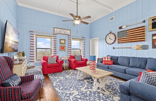 Crystal Beach House | Escape to Paradise: Steps to the beach