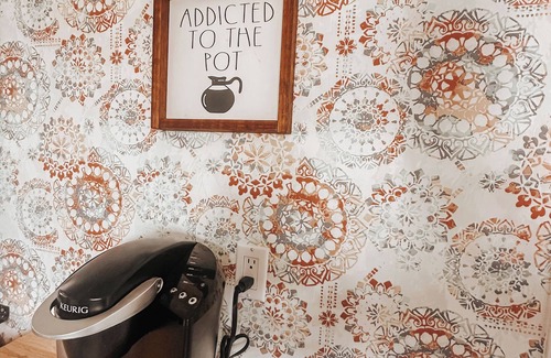 Kingsville Cottage | Escape to Paradise on 5th in Kingsville — a cozy bungalow cottage.