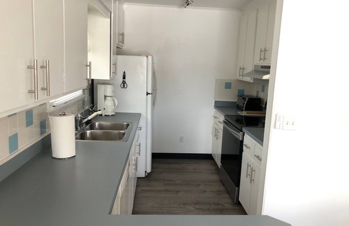 Holmes Beach Apartment | Escape to Paradise, visit Anna Maria Island!