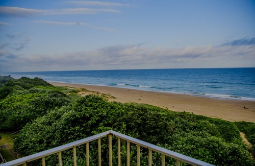 Amanzimtoti Apartment | Escape to Paradise at in Amanzimtoti
