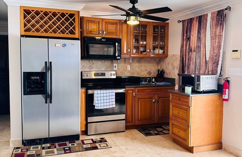 Cockburn Town House | Escape to Serenity: Charming One Bedroom Villa with Private Beach Access!