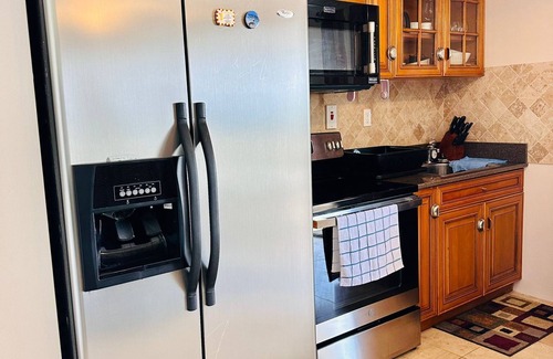 Cockburn Town House | Escape to Serenity: Charming One Bedroom Villa with Private Beach Access!