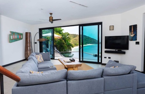 Fryes Beach Hotel | Escape to Serenity at This Fabulous 4 Bedroom Villa with Kitchen Near the Sea