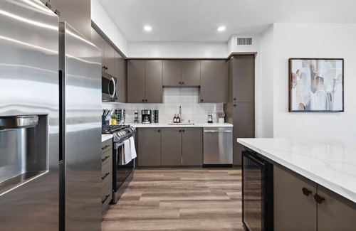 Santa Ana Apartment | Escape to Serenity: Luxurious 3-Bedroom Retreat Centrally Located In Irvine