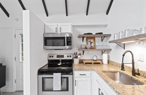 Front Royal Cabin | Escape to Shenandoah River, Hot Tub after a Hike!