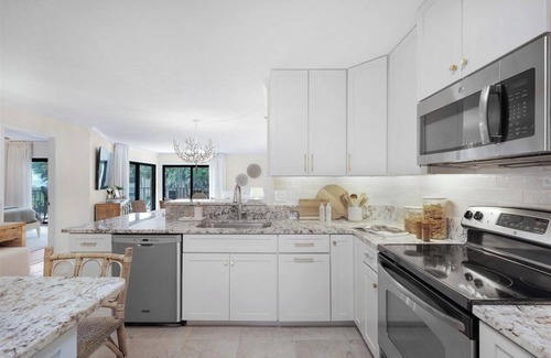Butler Beach Condo | Escape to the beach in luxurious comfort!