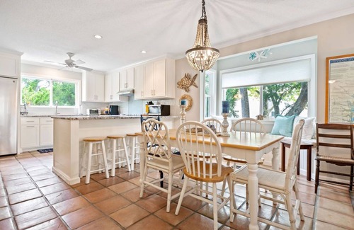 Saint Simons Island House | Escape to the Beach - to a Fantastic Retreat-mere steps from the Beach
