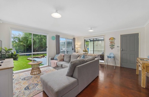 Cape Woolamai House | Escape to the Cape - Cozy family home, 10 min walk to beach - Pet friendly!
