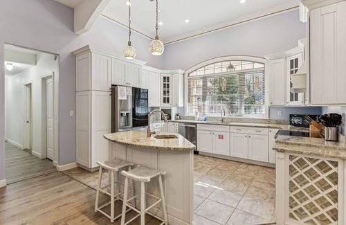 Gatlinburg - Pigeon Forge House | Escape to The Estate at Mill Creek: Luxury 5-Bed with Private Pool, Hot Tub, Game Room & Fire Pit