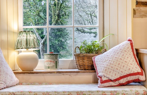Llanfihangel Tal-y-llyn House | Escape to the Hillis