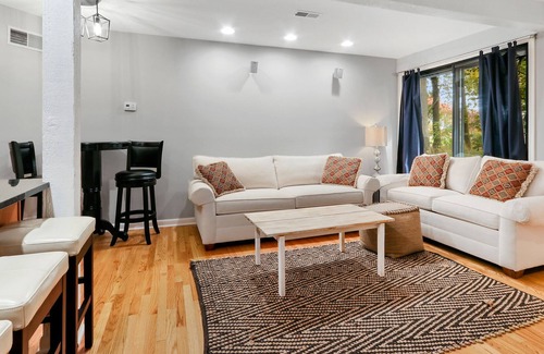 Fontana Condo | Escape to the Lake- Updated Abbey Springs Condo w/ Golf Cart!
