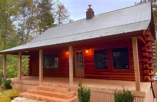Cleveland Cabin | Escape to the Mountains: Charming Cabin Retreat for your perfect getaway!